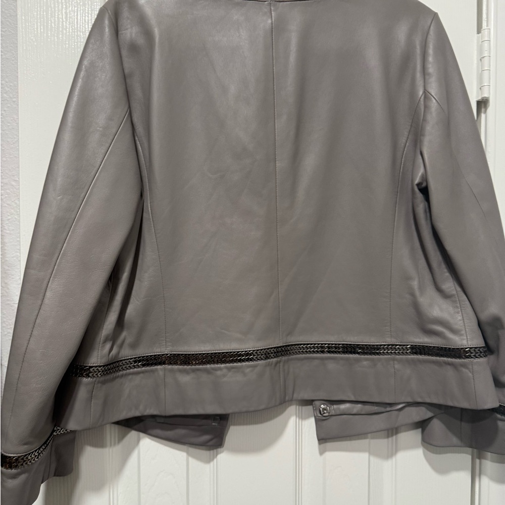 Escada Grey Leather Jacket with Chain Detail - Sz 42 - Picture 3 of 12